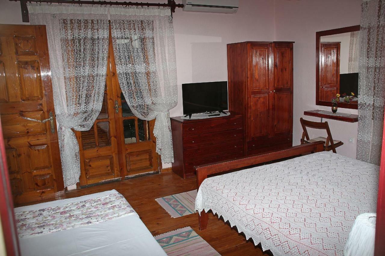 Villa Olga Prínos Buitenkant foto